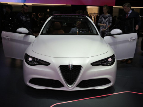 Alfa Romeo Giulia фото
