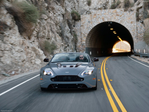 Aston Martin V12 Vantage S Roadster фото