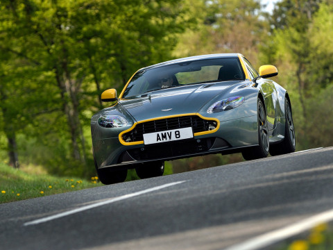 Aston Martin V8 Vantage GT фото