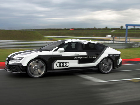 Audi RS7 Piloted Driving фото