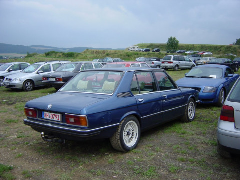 BMW 5-series E12 фото