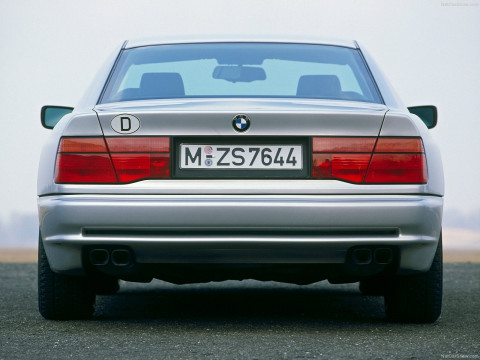 BMW 8-series фото