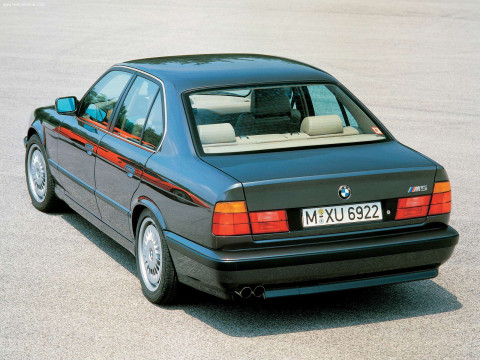 BMW M5 E34 фото