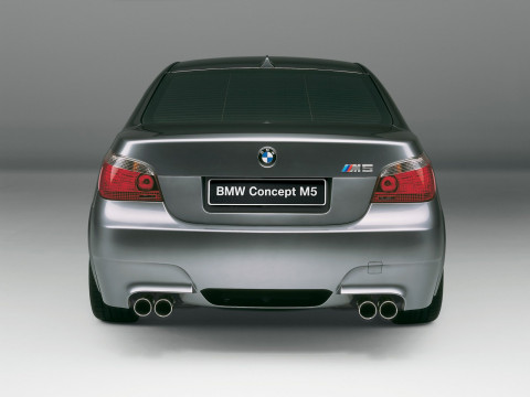 BMW M5 E60 фото