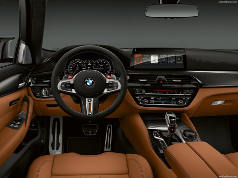BMW M5 F90 фото