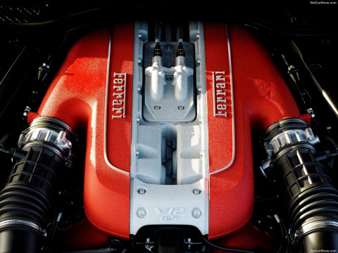 Ferrari 812 Superfast фото