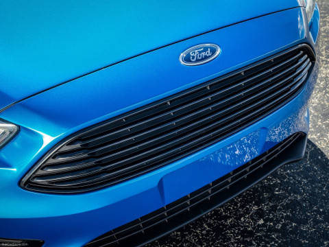 Ford Focus Sedan фото