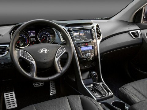 Hyundai Elantra GT фото