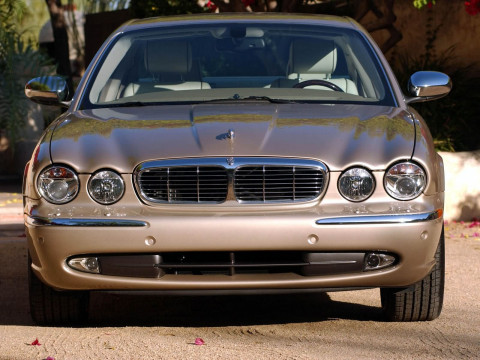 Jaguar XJ8 фото