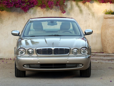 Jaguar XJ8 фото