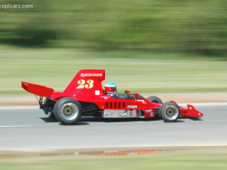 Lola T332 Formula 5000 фото