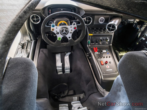 Mercedes-Benz SLS AMG GT3 фото