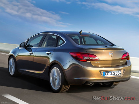 Opel Astra Sedan фото