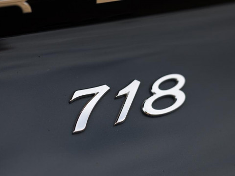Porsche 718 фото