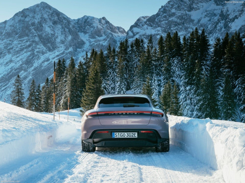 Porsche Taycan фото