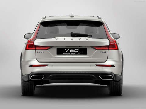 Volvo V60 Cross Country фото
