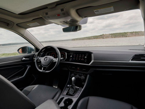 Нового седана Volkswagen Jetta стоит ожидать в России на будущий год