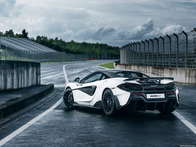 McLaren 600LT фото