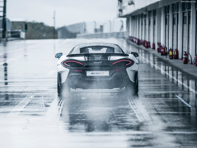 McLaren 600LT фото