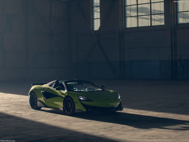 McLaren 600LT фото