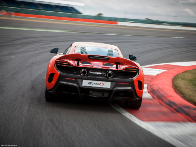 McLaren 675LT фото