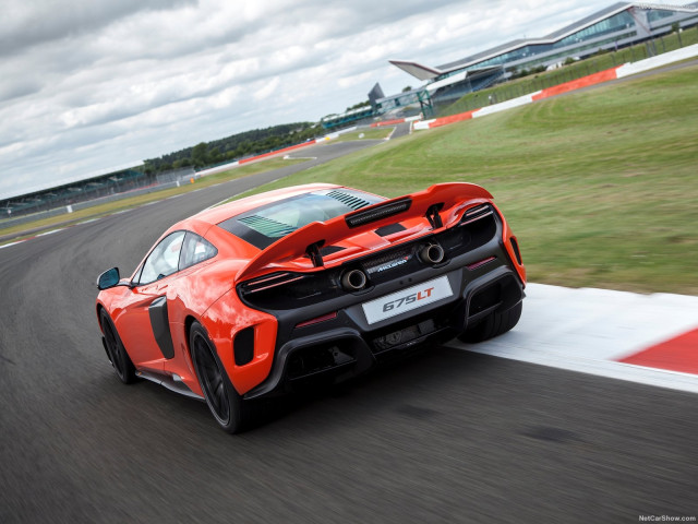 McLaren 675LT фото