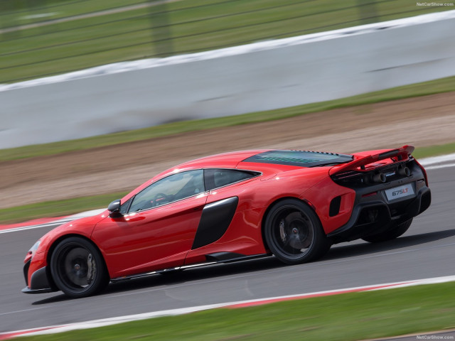 McLaren 675LT фото