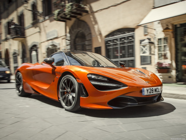 McLaren 720S фото