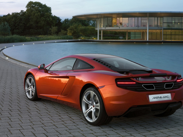 McLaren MP4-12C фото