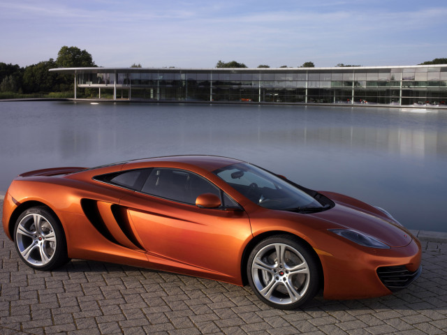 McLaren MP4-12C фото