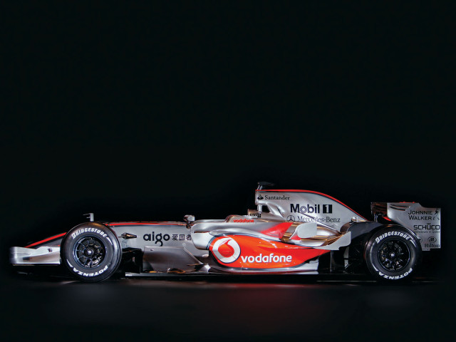 McLaren MP4-23 фото