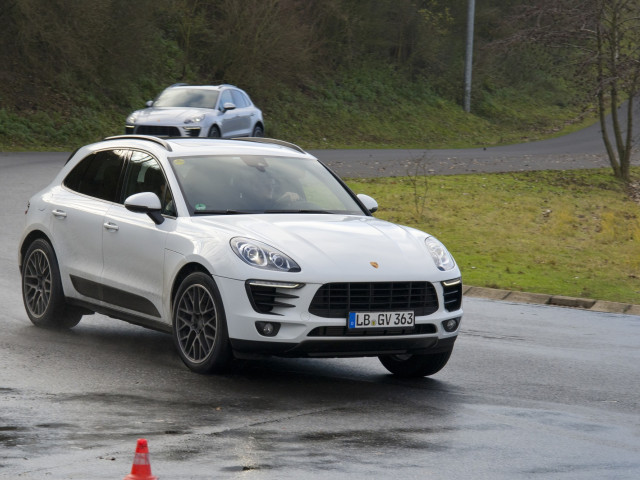 Porsche Macan фото