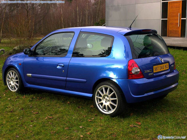 Renault Clio Sport фото