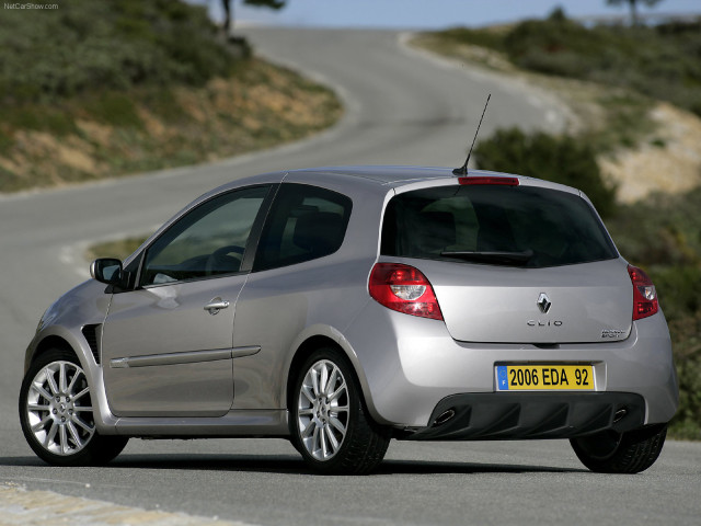 Renault Clio Sport фото