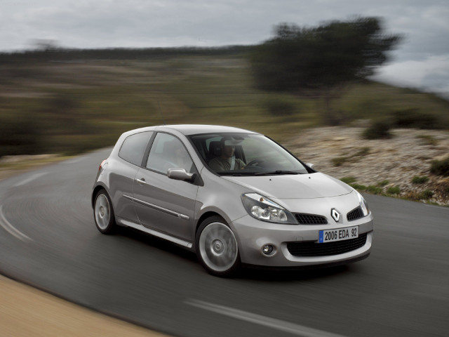 Renault Clio Sport фото