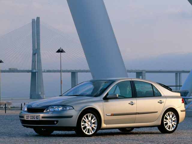 Renault Laguna Initiale фото