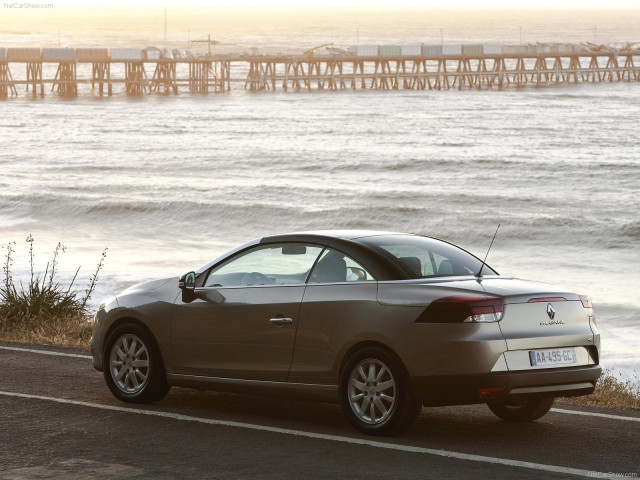 Renault Megane Coupe Cabriolet фото