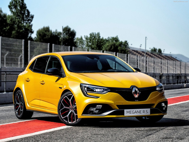 Renault Megane RS Trophy фото