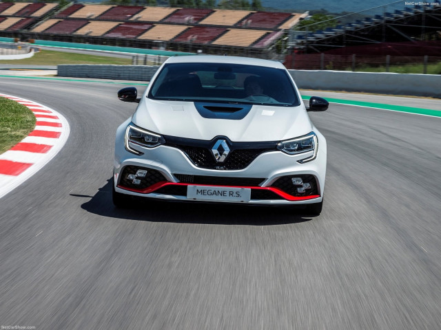 Renault Megane RS Trophy фото