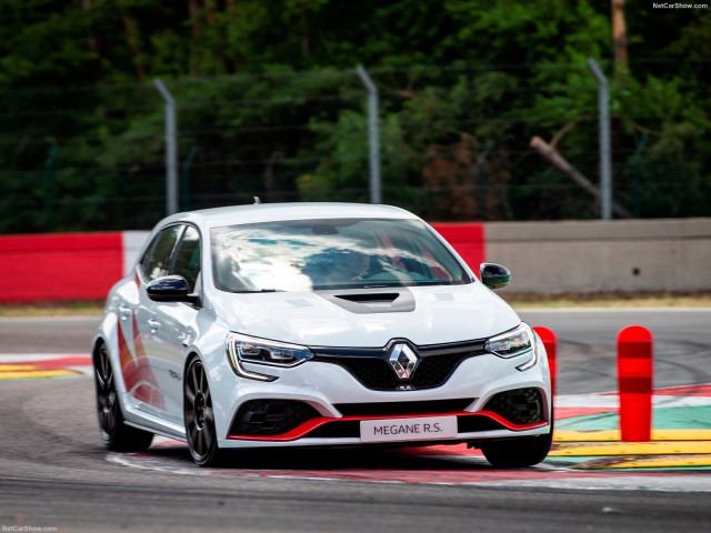 Renault Megane RS Trophy фото