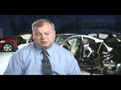 Chevrolet Volt 2011 and Nissan Leaf crash tests 2011 