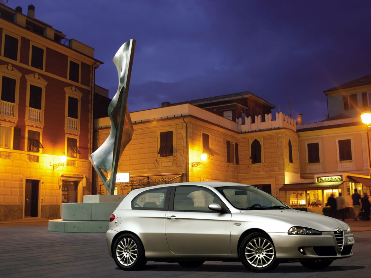 Alfa Romeo 147 3-door фото 15759