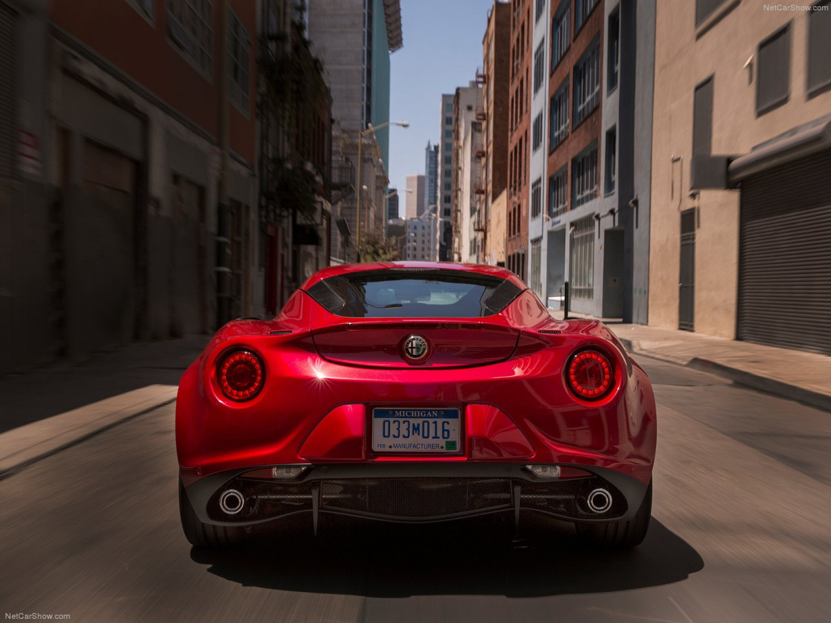 Alfa Romeo 4C Coupe US-Version фото 126751