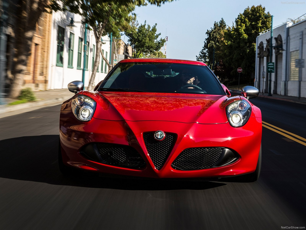 Alfa Romeo 4C Coupe US-Version фото 126758