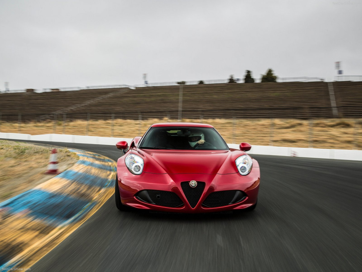 Alfa Romeo 4C Coupe US-Version фото 126760