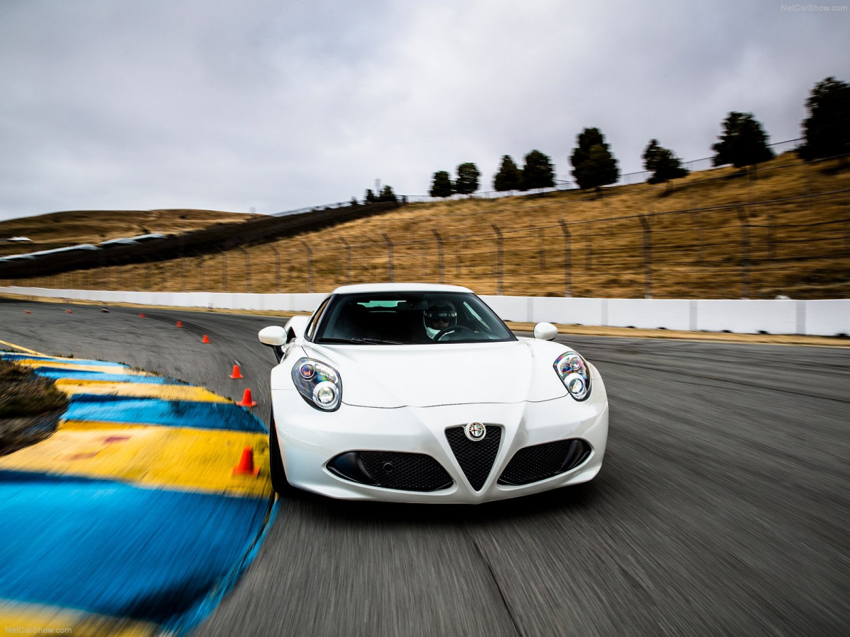 Alfa Romeo 4C Coupe US-Version фото 126762