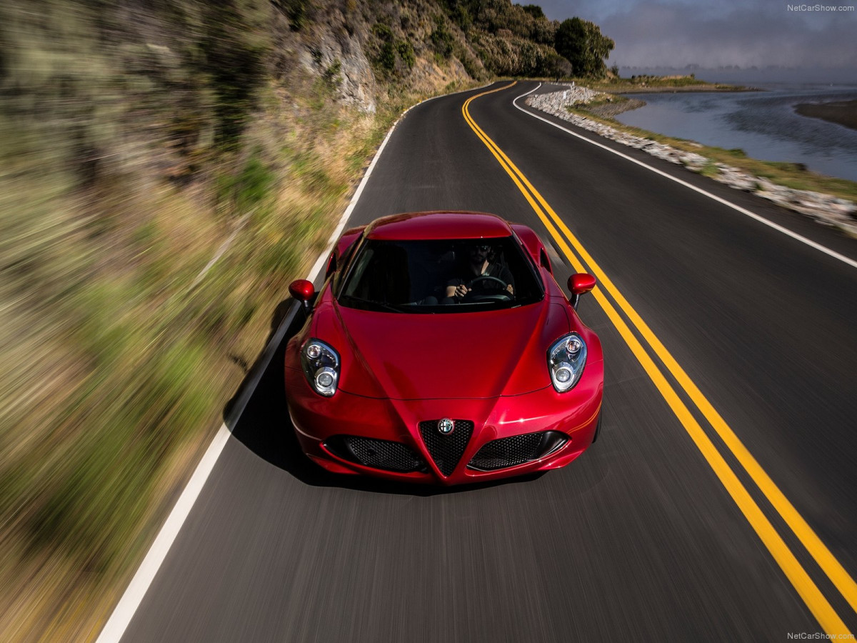 Alfa Romeo 4C Coupe US-Version фото 126763