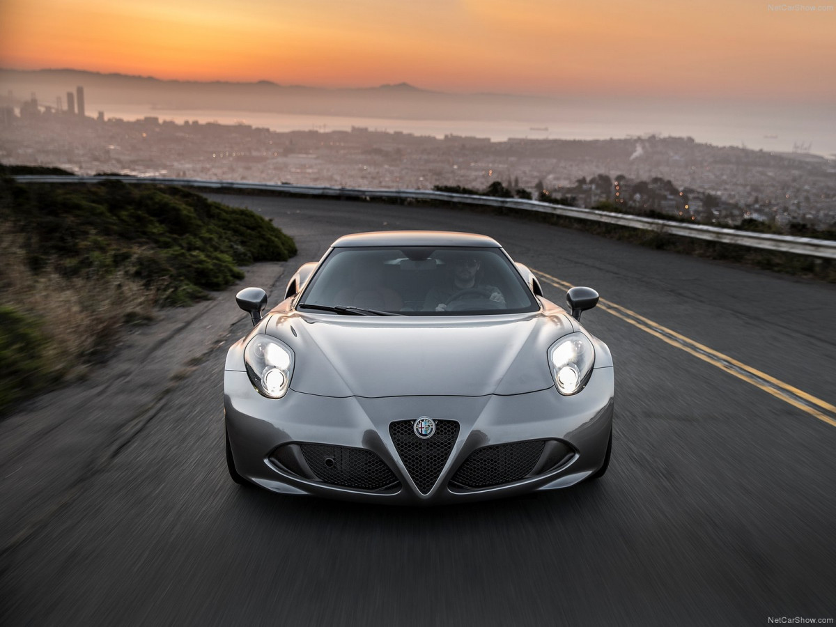 Alfa Romeo 4C Coupe US-Version фото 126765