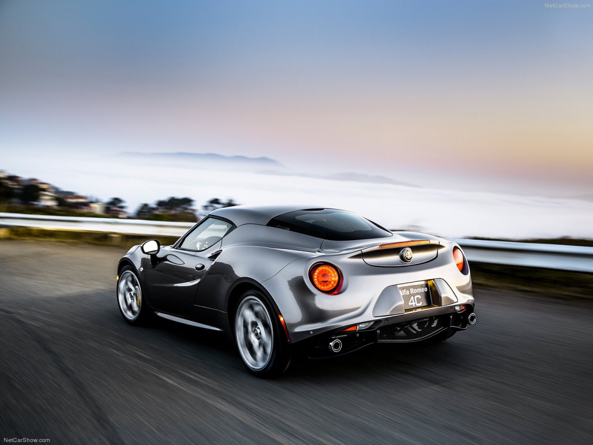 Alfa Romeo 4C Coupe US-Version фото 126775