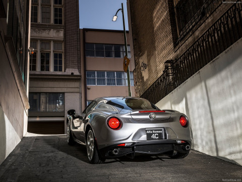 Alfa Romeo 4C Coupe US-Version фото